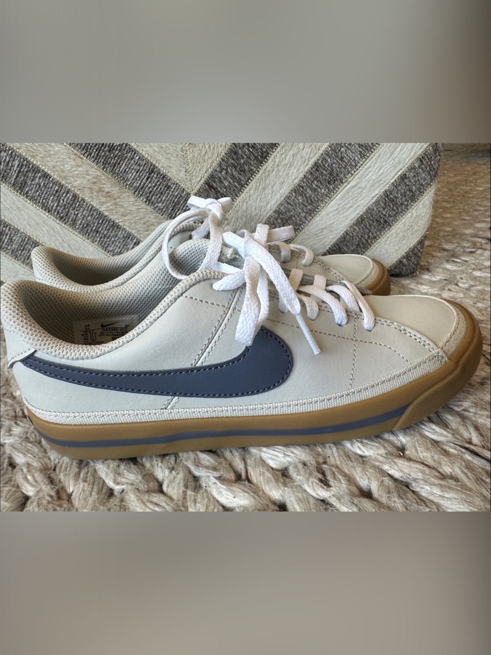 Nike Kids Low-Top Sneaker in Light Gray with Navy Swoosh and Gum Sole